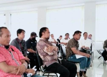 Tampak jajaran Sekber Aliansi Aktivis Lebak Selatan (AALS) sebagai gabungan dari LSM dan
Ormas di Baksel tengah melakukan audiensi danemberi masukan kepada manajemen RSUD Malingping,
Rabu (25/10).