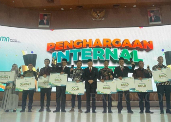 PLN UID Banten Sabet Dua Penghargaan Risk Award pada Hari Listrik Nasional 2023