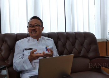 Taufiq Solehudin/BANTEN POS Kepala Distanak Provinsi Banten Agus Tauchid saat ditemui di ruangan kerjanya pada Jumat (6/10)