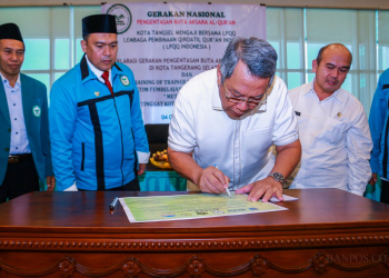 "Semoga usaha kita bersama mengentaskan buta Al-Qur'an di Tangerang Selatan, jadi sesuai moto kita
yakni religius dapat terwujud," ucapnya.