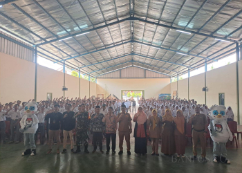 LUKMAN HAPIDIN/BANTEN POS Suasana sosialisasi pemilih pemula di SMKN 1 Cilegon, Senin (23/10).
