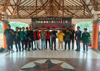 Mahasiswa Cipayung Plus saat menggelar konferensi pers.