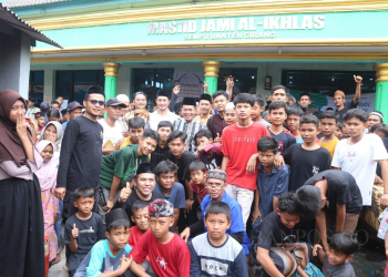 Sandi Serahkan Publik Menilai