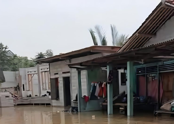 sebanyak 2.502 jiwa di Desa Tanjung Burung, Kecamatan Teluknaga terdampak banjir akibat luapan aliran Sungai Cisadane. (Azmi)