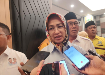 Ketua TKD Prabowo-Gibran Provinsi Banten, Airin Rachmi Diany saat memberikan keterangan kepada awak media, Kamis (23/11/2023). LUKMAN HAPIDIN/BANTEN POS