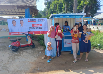 Cegah Stunting, Emak-emak Gemoy Ciuyah Bagi-bagi MPASI Gratis untuk Balita