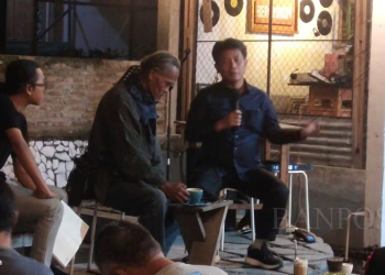 Caption Foto : Sejarawan, Bonnie Trigana saat menyampaikan materi diskusi.