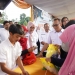Walikota Cilegon, Helldy Agustian membuka secara resmi Bazar Ramadhan 1445 Hijriyah yang digelar di Alun Alun Kota Cilegon, Rabu (27/3/2024). LUKMAN HAPIDIN/BANTEN POS 