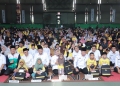 Bupati Serang Ratu Tatu Chasanah didampingi pengurus Baznas dan para pejabat Kabupaten Serang berfoto bersama usai acara santunan anak yatim, di  lapangan Tennis Indoor Setda, Rabu (3/4/2024)