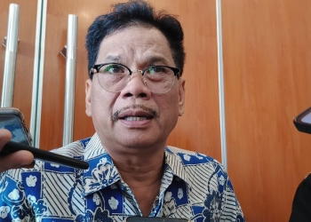 Sekda Kota Serang Nanang Saefudin saat diwawancara mengenai realisasi serapan belanja Pemkot Serang tahun anggaran 2024 pada Kamis (2/5) /Taufiq Solehudin/BANTEN POS