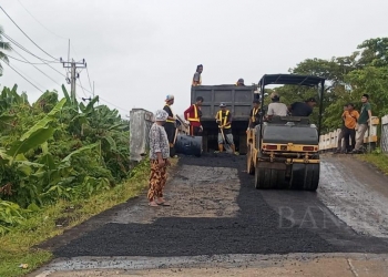 UPTD PJJ Pandeglang Lakukan Pemeliharaan Jalan Menuju Kawasan Pariwisata