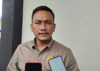 Ketua Bawaslu Kota Cilegon Alam Arcy Ashari. (LUKMAN HAPIDIN/BANTEN POS)