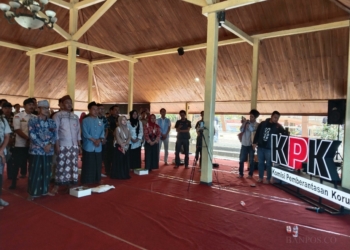 Peserta temu Komunitas KPK mendeklarasikan anti korupsi