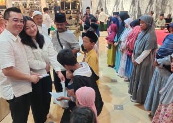 Bentuk Rasa Syukur, Bintang Grup Peringati Maulid dan Santunan Anak Yatim