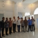Calon Walikota Serang nomor urut 2, Budi Rustandi saat foto bersama dengan Forum Komunikasi Kepala Sekolah Swasta (FOKKS) Kota Serang pada Rabu (2/10) /TAUFIQ SOLEHUDIN/BANTEN POS