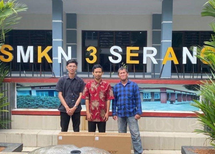 Bantuan PC Telkom Perkuat Digitalisasi Pendidikan SMKN 3 Kota Serang
