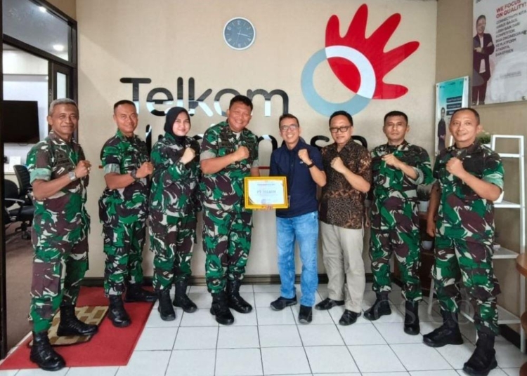 Hubad Percayakan Telkom dalam Teknologi Pertahanan Negara