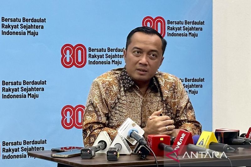 Menteri Sekretaris Negara Prasetyo Hadi, yang juga Juru Bicara Presiden RI, menjawab pertanyaan wartawan di Istana Kepresidenan RI, Jakarta, Kamis (28/8/2025). ANTARA/Genta Tenri Mawangi/pri.